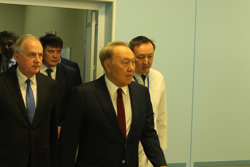 2018.11.14 Назарбаев роботизированная хирургия 2