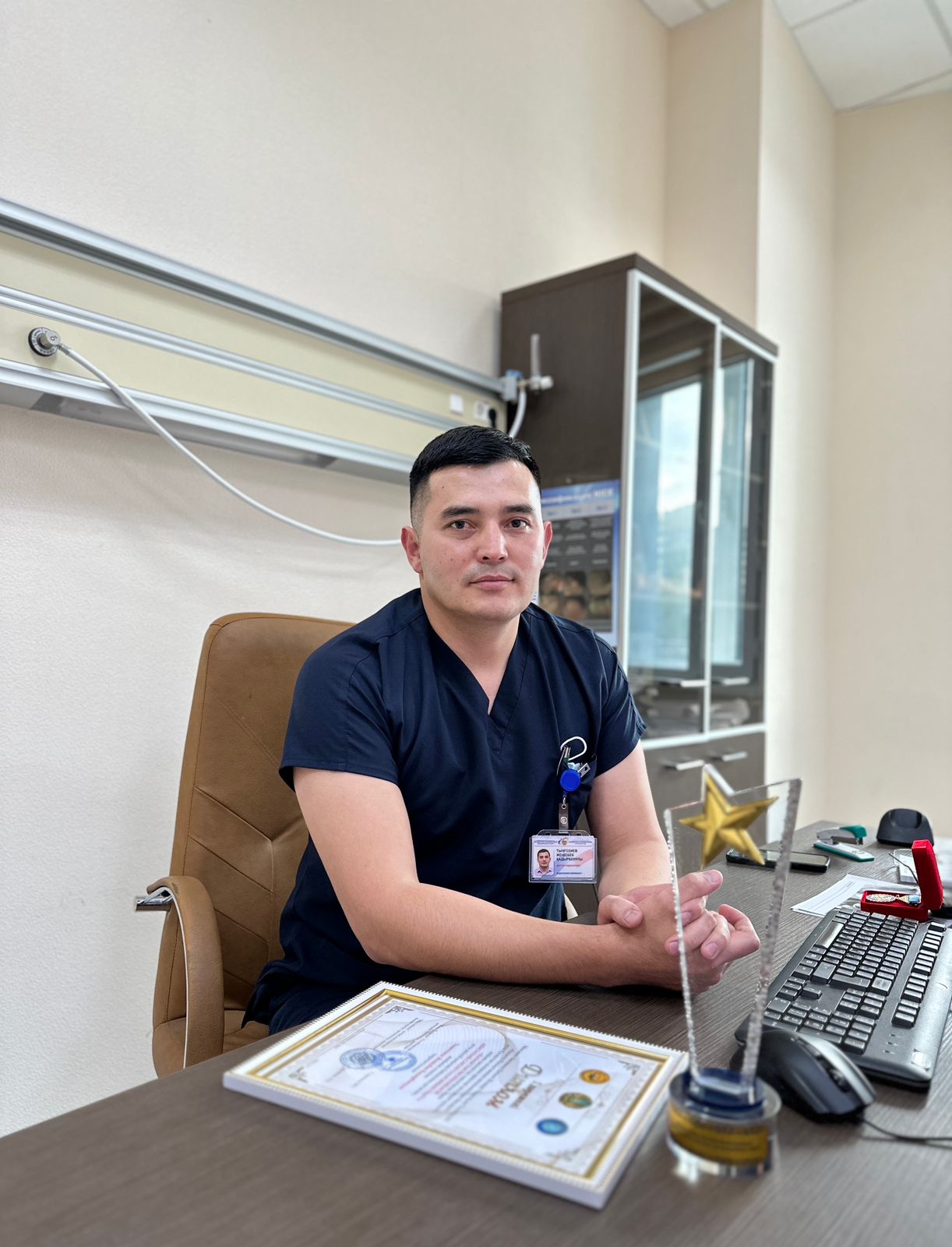 Zhenisbek Tyngoziyev, an endoscopist of Medical Center Hospital of the President’s Affairs Administration of the Republic of Kazakhstan, was honored with a high award in the field of health care