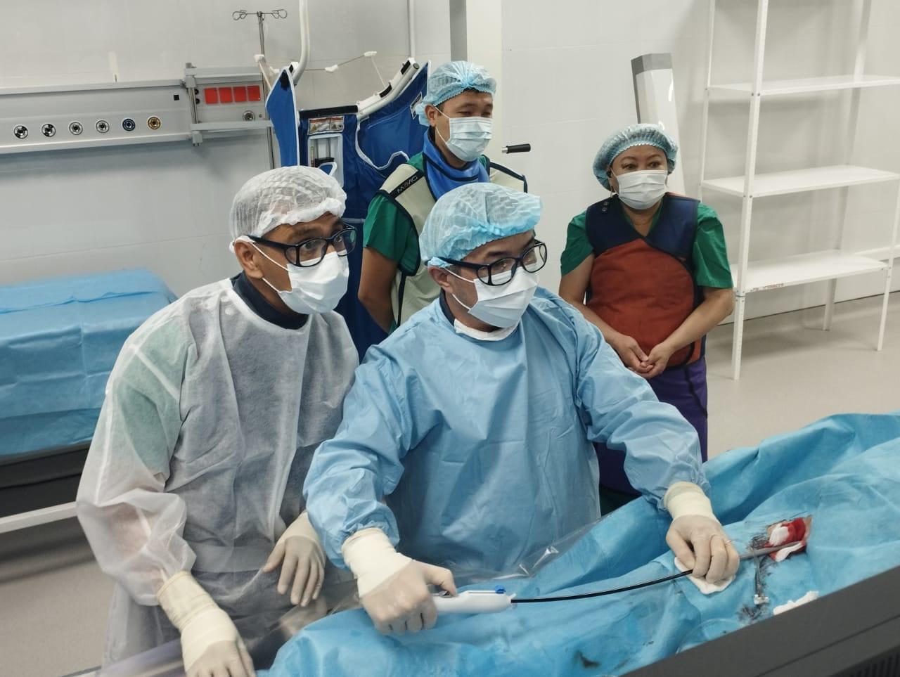Ayan Abdrakhmanov, chief arrhythmologist of Medical Center Hospital of the President’s Affairs Administration of the Republic of Kazakhstan, showed a master class on 3 surgeries at an International Conference in Pavlodar