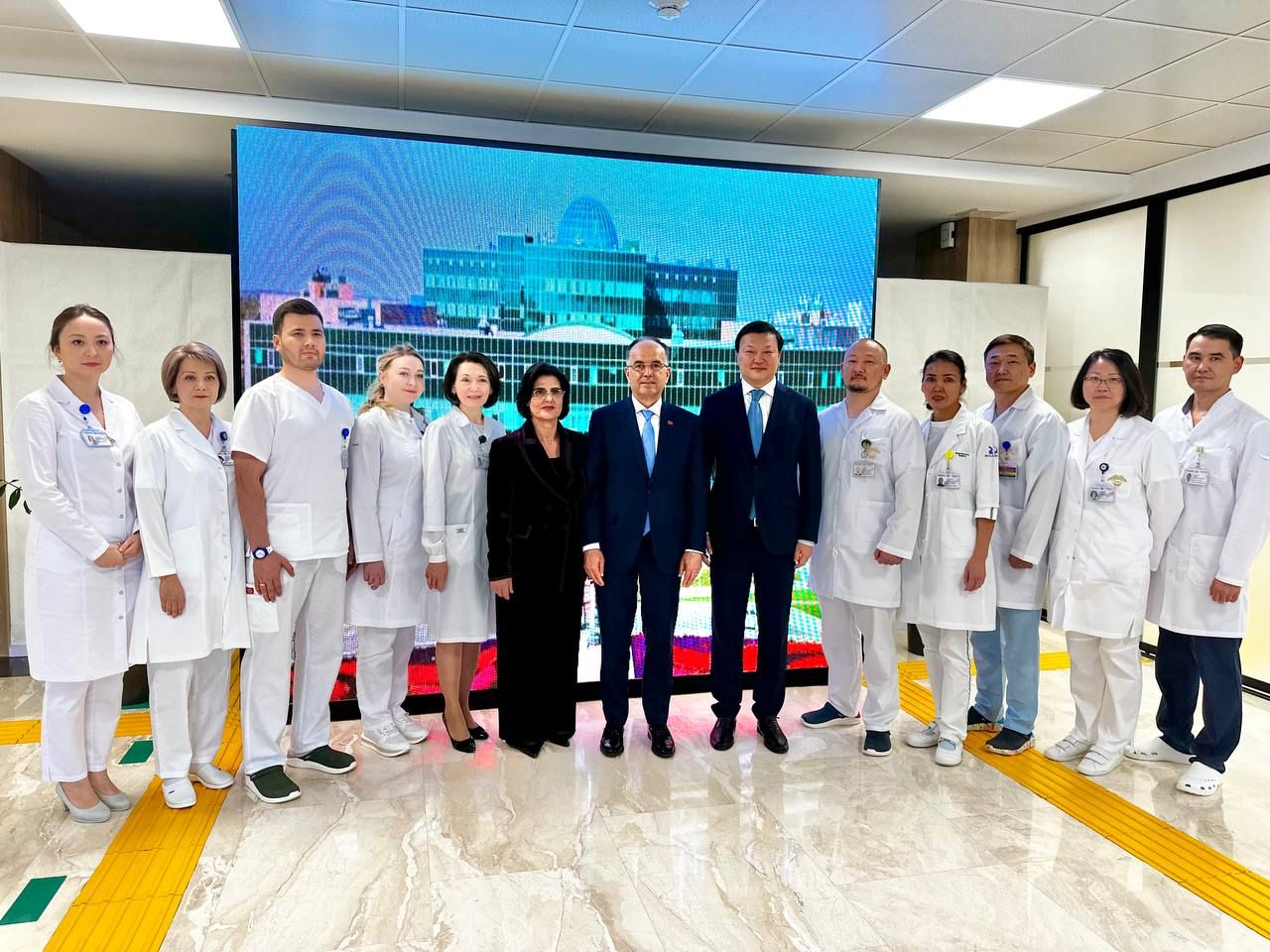 Президент Албании посетил Больницу Медицинского центра УДП РК